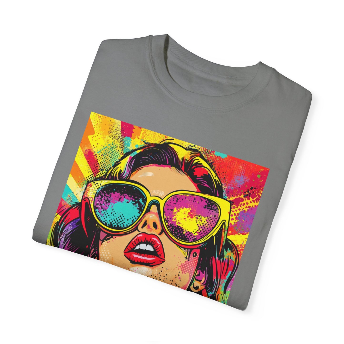 Pop Art Queenie Unisex T-paita