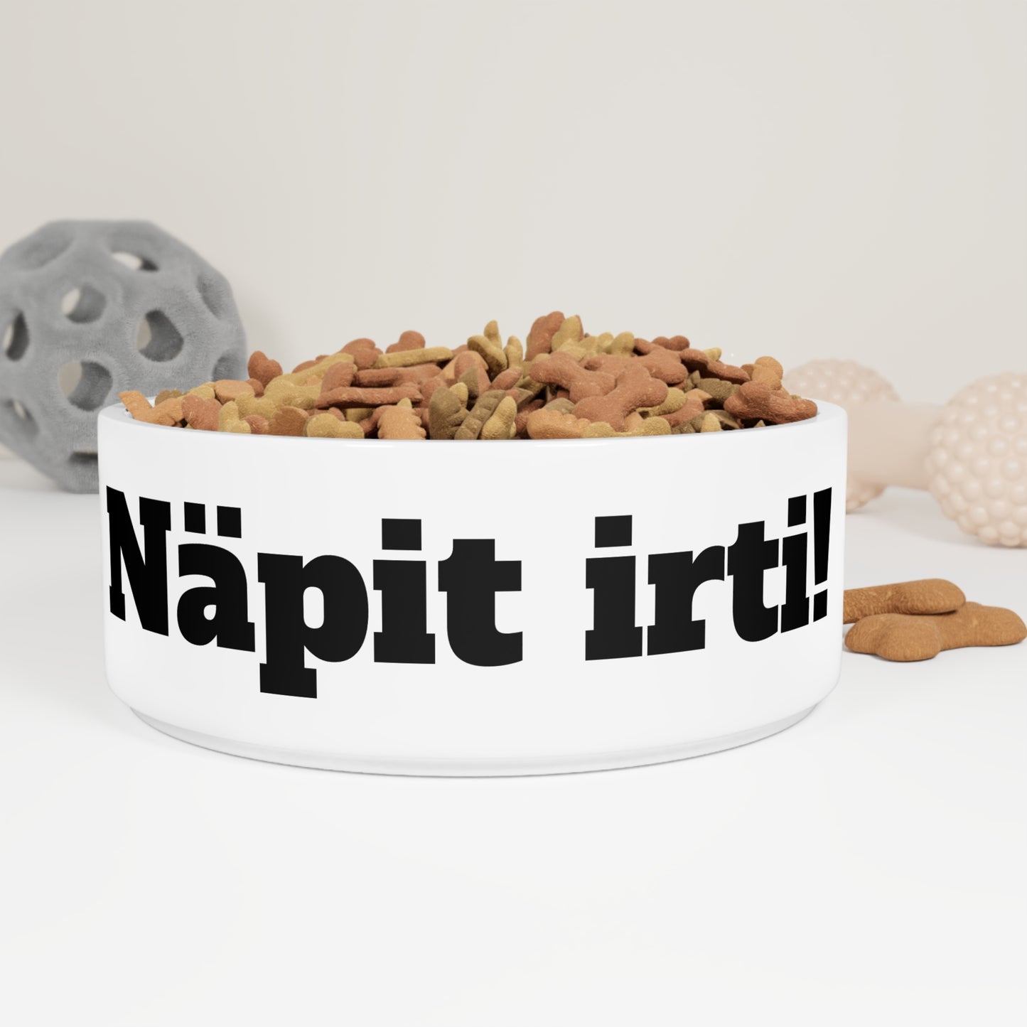 Lemmikin ruokakuppi - Näpit irti!