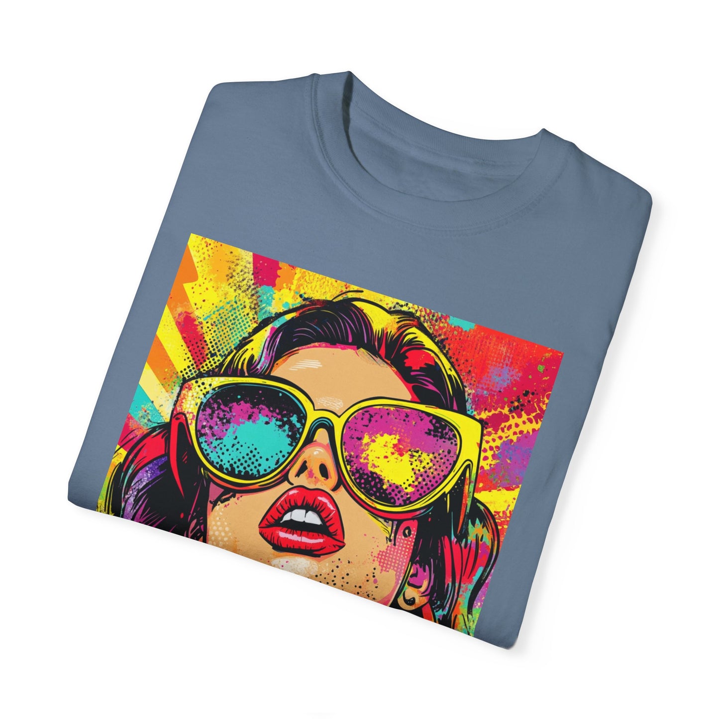 Pop Art Queenie Unisex T-paita