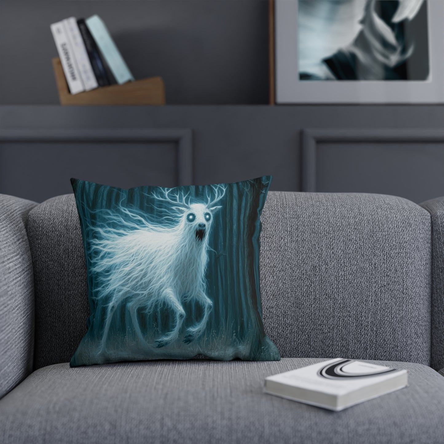 Sisustustyyny Ghost deer 2