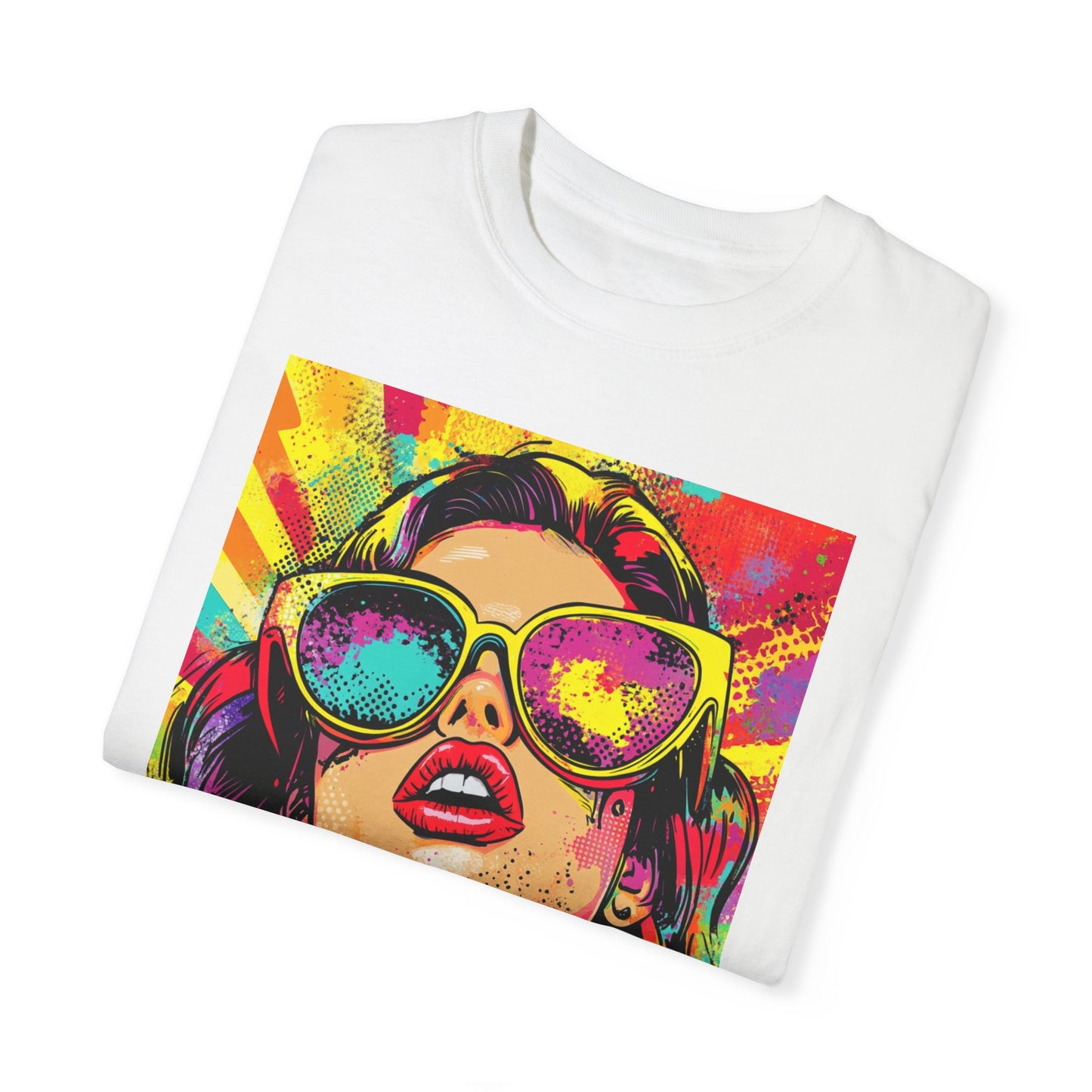 Pop Art Queenie Unisex T-paita