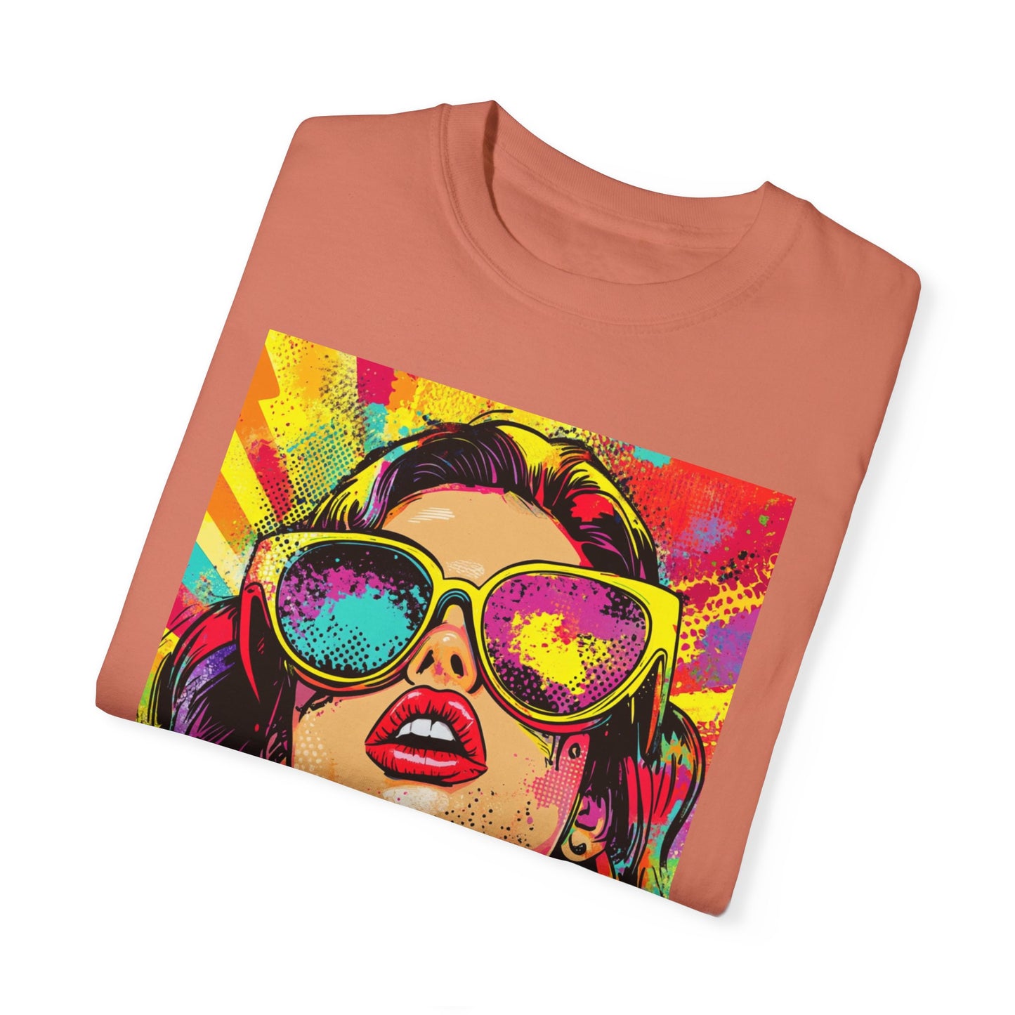 Pop Art Queenie Unisex T-paita